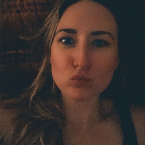 Meet your Posher, Paige - Picture 1 of 1